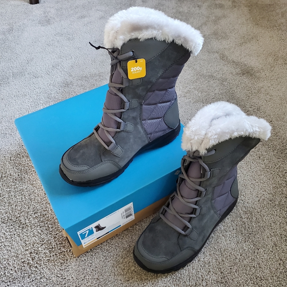 NIB cloumbia snow boots